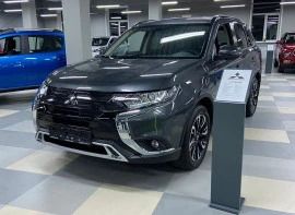 Mitsubishi Outlander, 2.0 2024 г. с пробегом 0 в автосалоне Азимут Авто